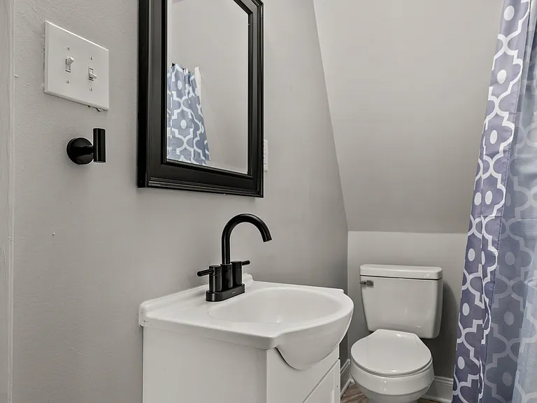 1025 Brownsville Rd #4 — Photo 9