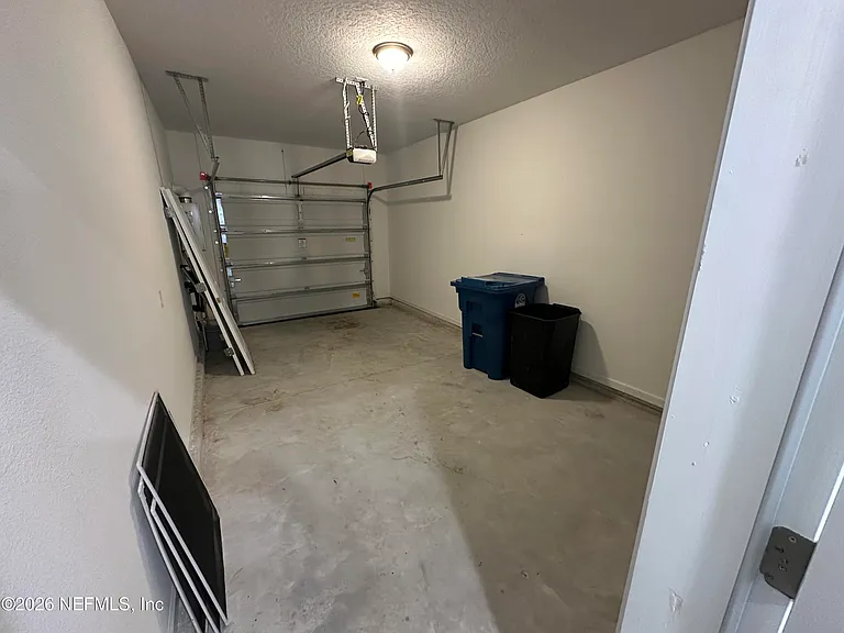136 Pinebury Ln — Photo 24