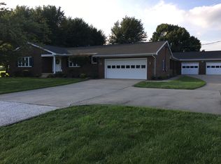 9600 Winery Rd, Wadesville, IN 47638