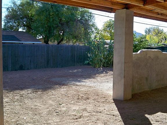 3rd image of 2631 E Aire Libre Ave