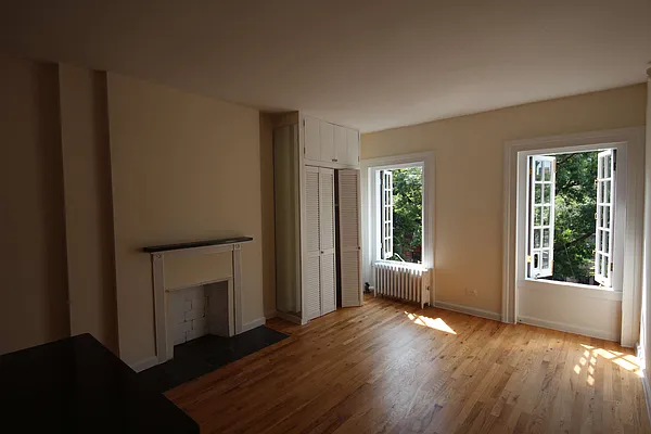 Rented by Waverly Realty Associates | media 27