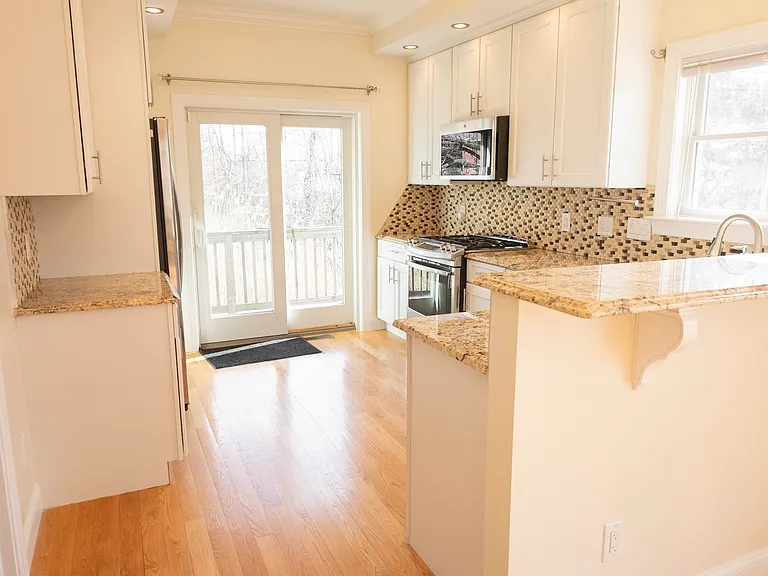 2 Westbrook St #1 — Photo 4