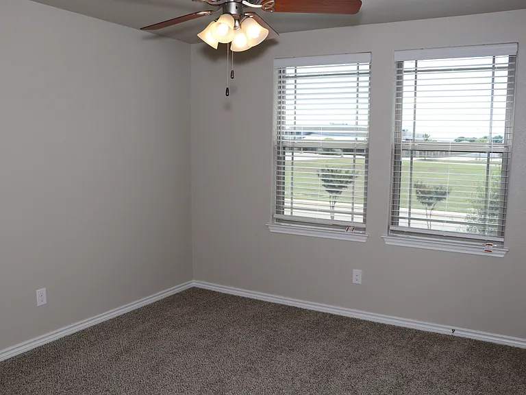 748 Westfield Blvd — Photo 11