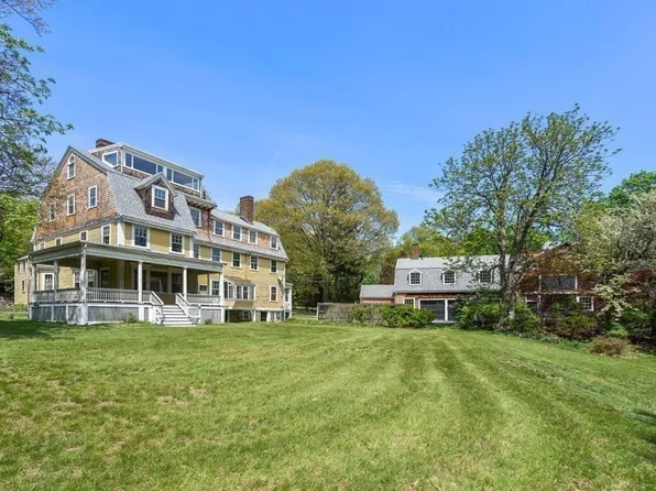 676-678 Brush Hill Rd, Milton, MA 02186