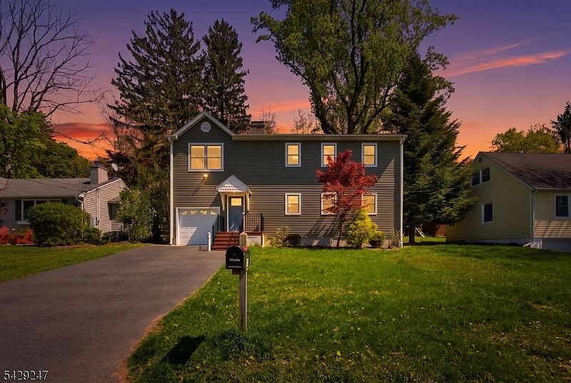 1st image of 31 Lakeview Rd
