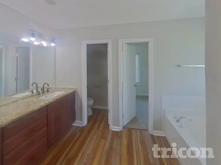 1916 Hillspring Ln — Photo 11