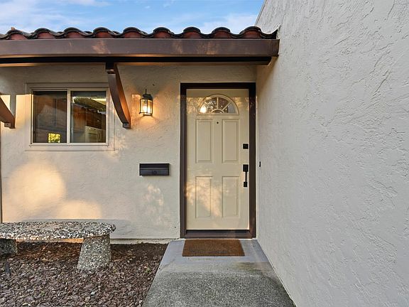 5th image of 809 Shady Oak Drive