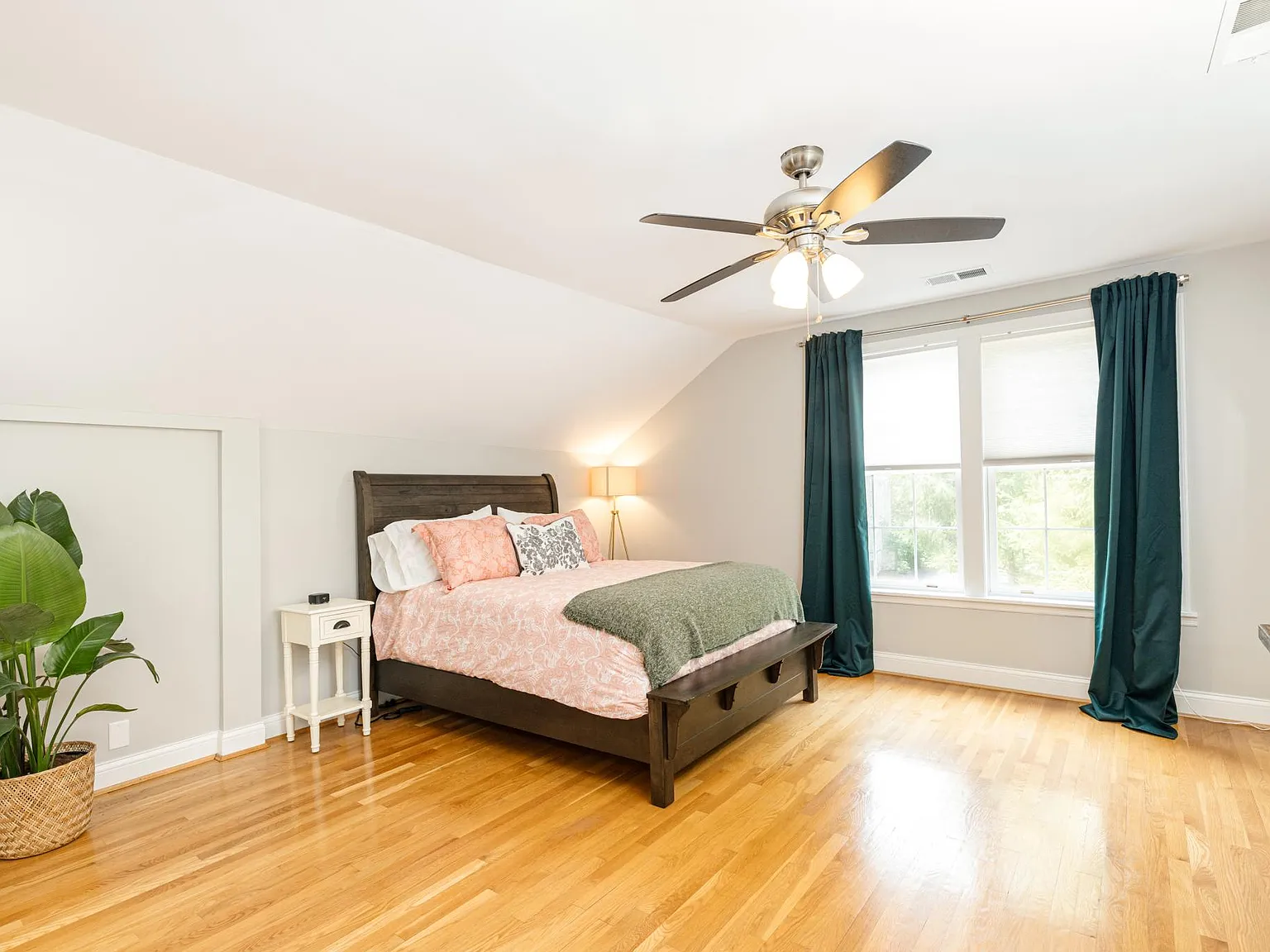 4264 Walton Creek Rd — Photo 2