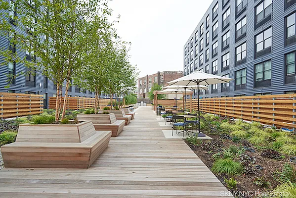 Rented by Domain Companies | media 50