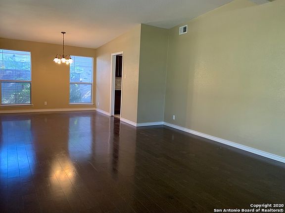 5th image of 4211 Sylvanoaks Dr