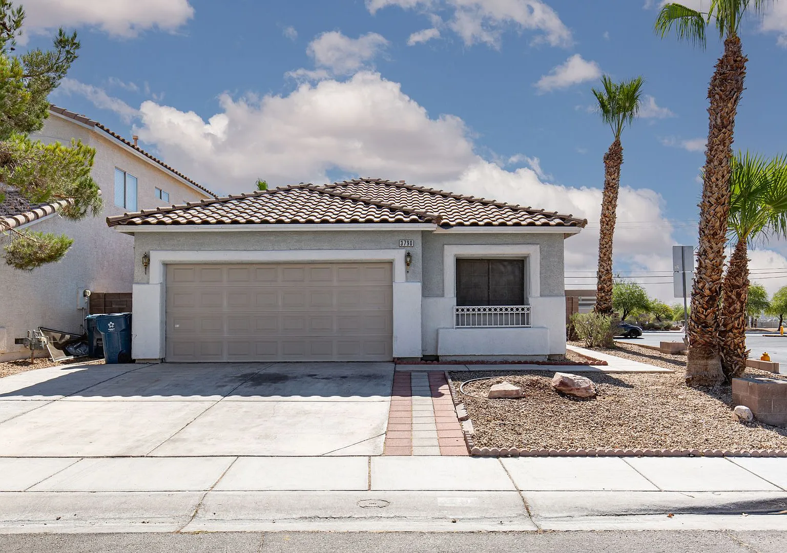 Newly remodeled single story home in Spring Valley — Photo 2