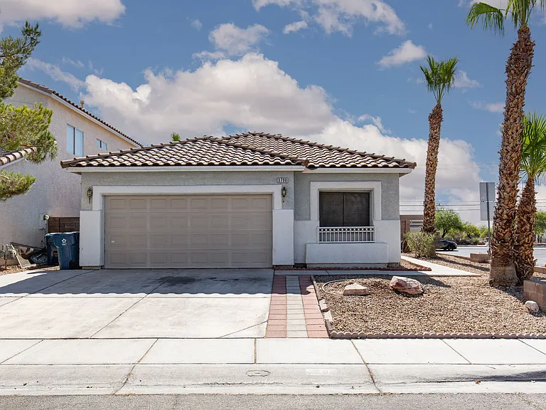 3790 Crest Horn Dr — Photo 2