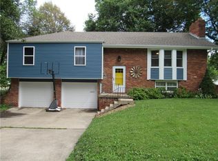 204 Carol Ln, Cameron, MO 64429