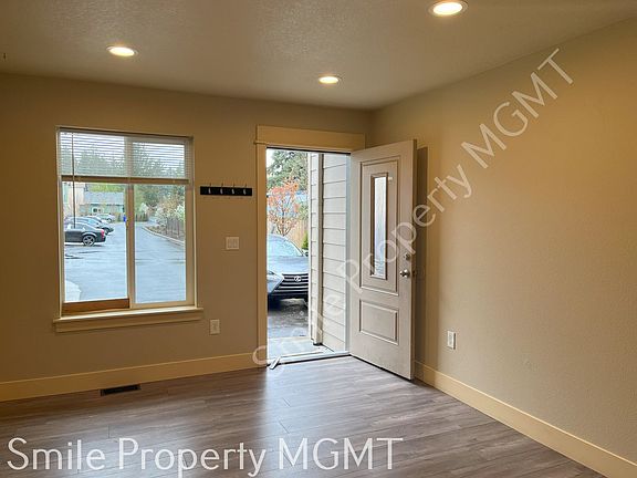 3rd image of 5922 SE 136th Ave