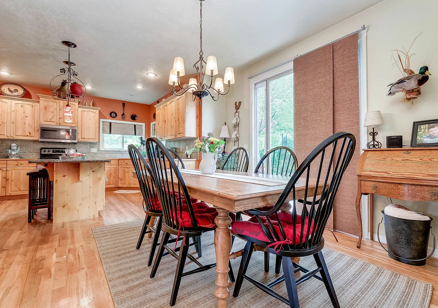 Beautiful Craftsman Style Home — Photo 4
