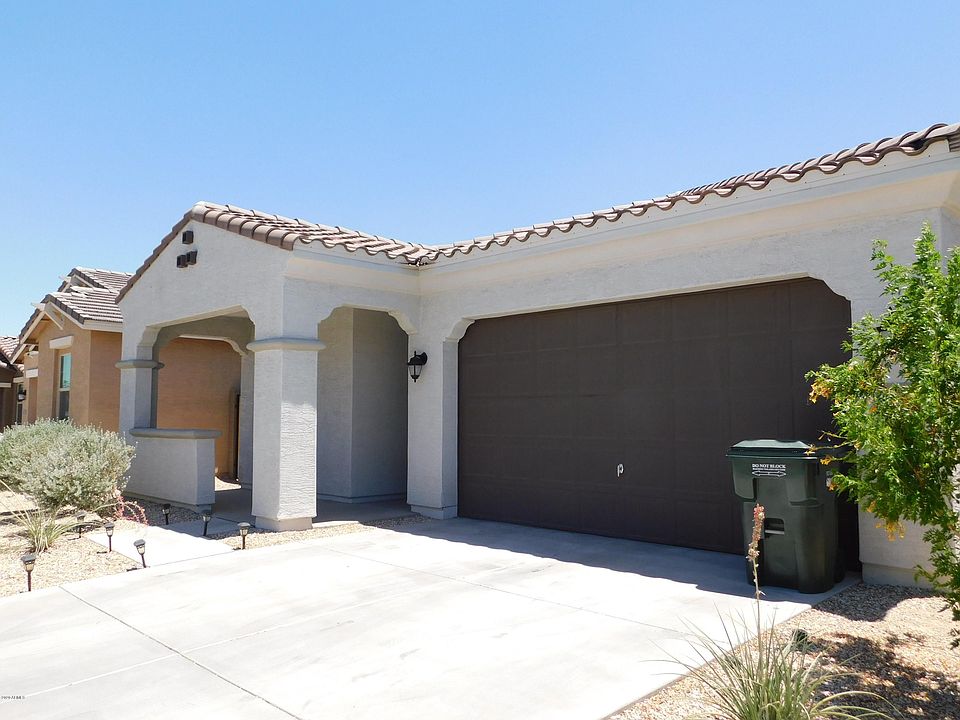 1st image of 2833 E Hidalgo Ave