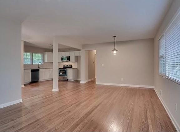 3rd image of 1810 Teasley Dr SE