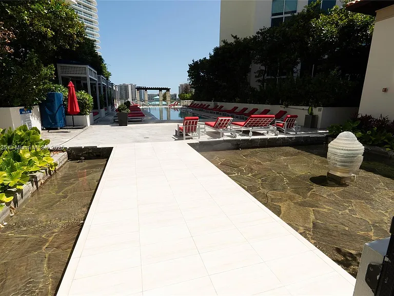 150 Sunny Isles Blvd #Townhouse 1-403 — Photo 28