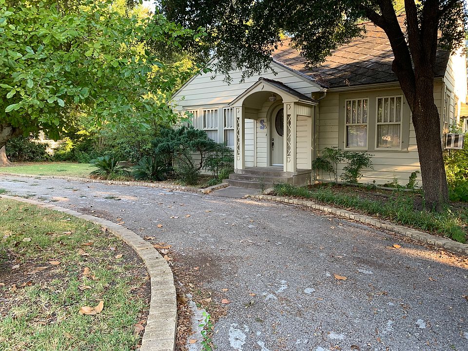 1st image of 1303 W Lake Dr