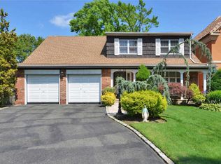 14-43 165th St, Whitestone, NY 11357