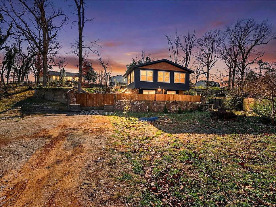 1st image of 16557 Ivy Ln