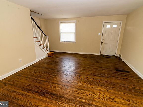 3rd image of 963 Cobbs St