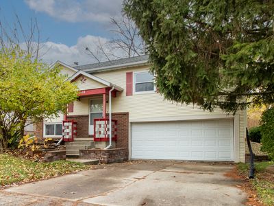12 Timber View Dr, Bloomington, IL, 61701