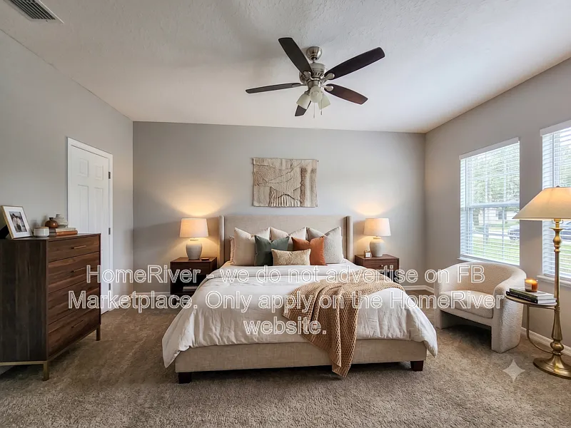 4 bed, 2.0 bath, 1776 sqft, $2,145 — Photo 4