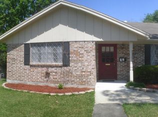 207 Hampton Ct, Victoria, TX 77904