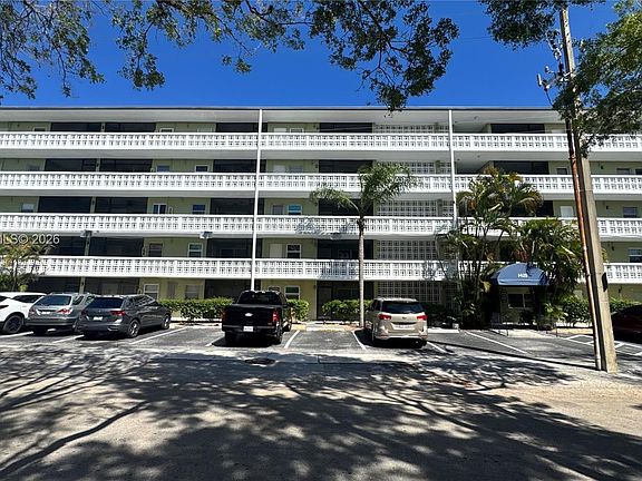 5th image of 1425 Arthur St APT 514B