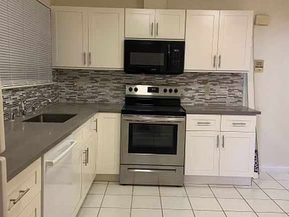 5th image of 445 Burnett Ave APT 305