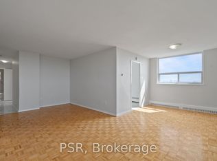 105 Rowena Dr #816, Toronto, ON M3A 1R3