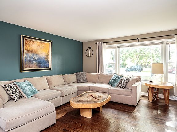 5th image of 8309 N Oriole Ave