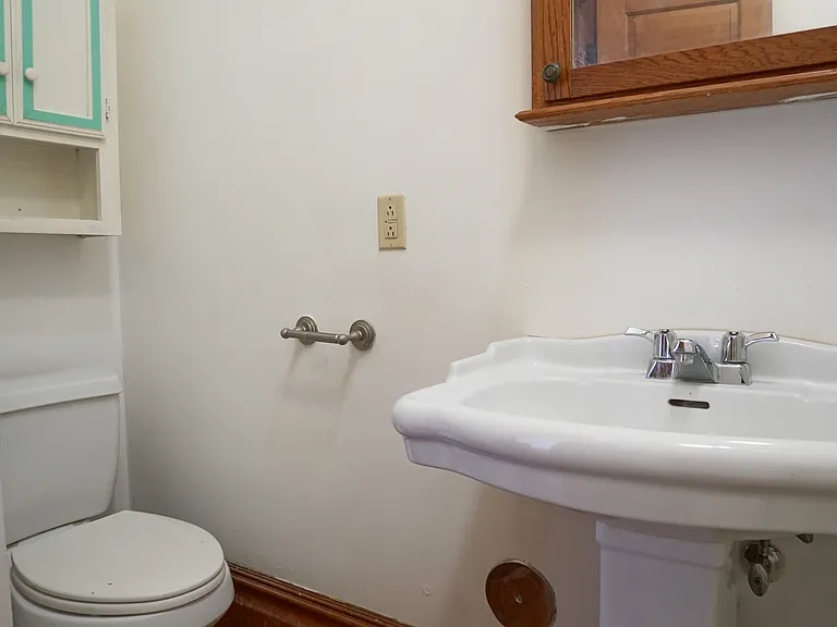 100 W Hopkins St #204 — Photo 10