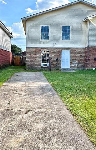 1st image of 630 Commerce St