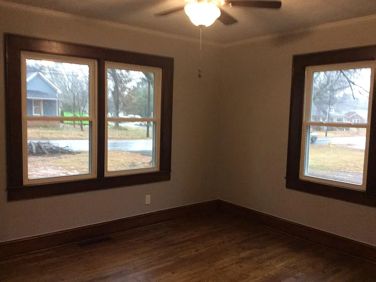 361 W Wilson Ave — Photo 14