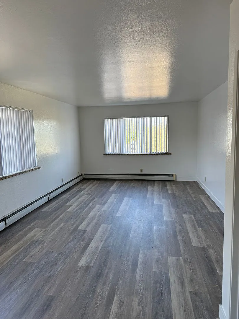 Building Photo - 1095 Crinella Ct