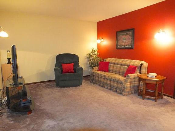 3rd image of 4208 Eastcastle Ct SE