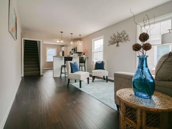 1825 35th St, Kenosha, WI 53140