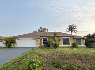 117 Trafalgar Pkwy, Cape Coral, FL 33991