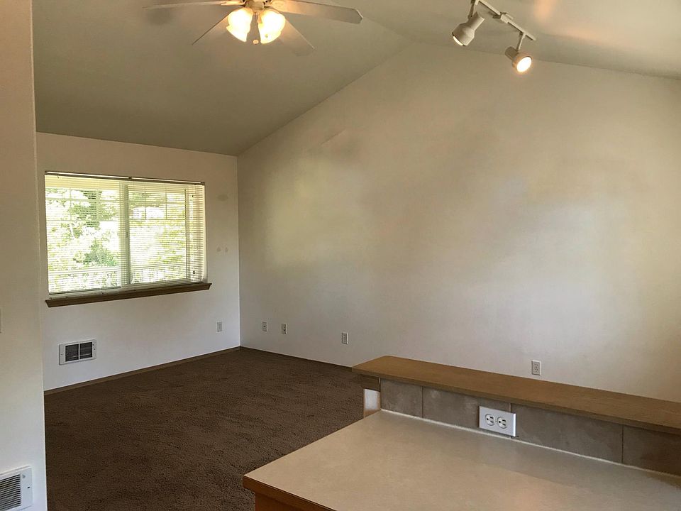 2nd image of 4104 164th St SW APT 301