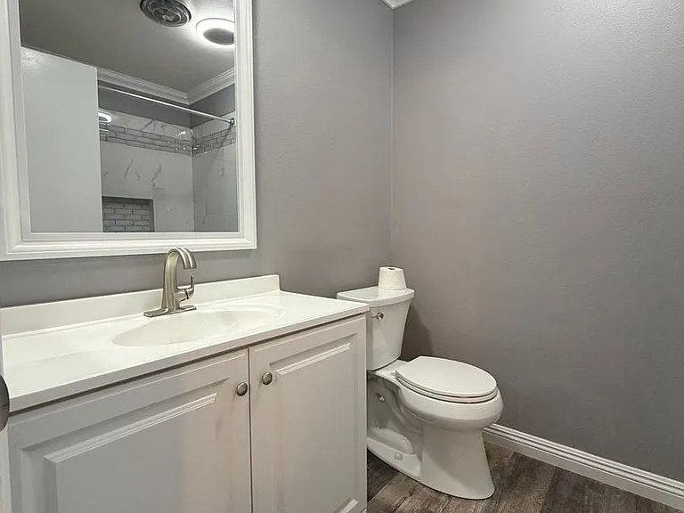 1310 N G St — Photo 18