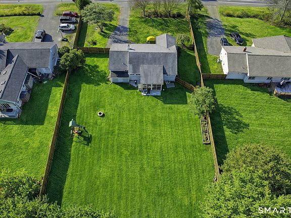 5th image of 126 West Rocks Road