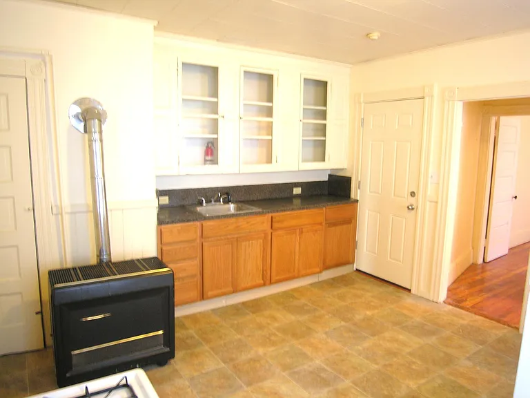 115.5 Bullard St #2W — Photo 8