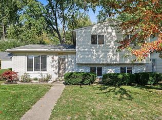 24615 Orchid St, Harrison Township, MI 48045