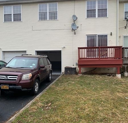 3rd image of 21 Holland St #21