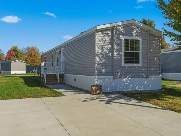 226 Kingsway Dr, North Mankato, MN 56003