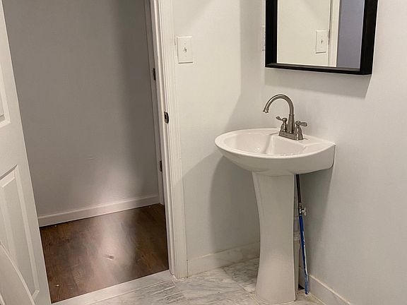 4th image of 614 N 38th St #1