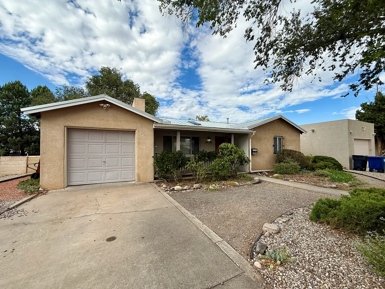 3 bed, 1549 sqft, $2,350 — Photo 1