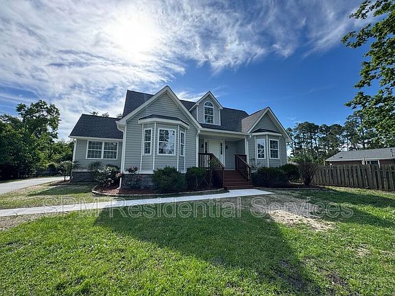 2nd image of 106 N Crestwood Dr